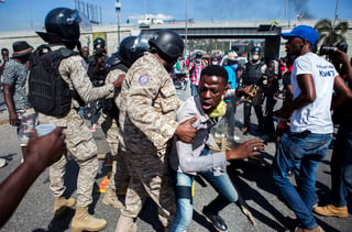 En Puerto Príncipe tuvo lugar la concentración más multitudinaria, que fue dispersada por la Policía con gas lacrimógeno.