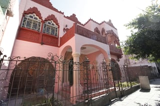 Histórica. La Casa Zarzar comenzó a ser construida en 1938 y se terminó en 1941, siendo un patrimonio arquitectónico de la ciudad.