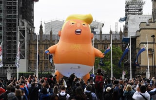 El Museo de Londres dijo el lunes que adquirió el globo gigante que presenta a Donald Trump como un bebé llorón como una ilustración de las protestas que recibieron al presidente estadounidense cuando éste visitó la capital inglesa en 2018. (ARCHIVO) 