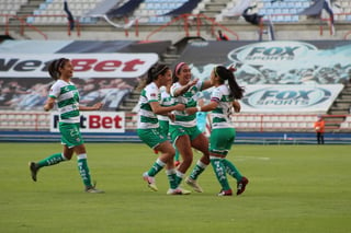 Santos Laguna Femenil inició de gran forma su participación en el torneo Guardianes 2021, al derrotar como visitantes 2-1 a las Tuzas del Pachuca. (CORTESÍA)