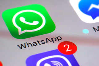Como ya sabes en los últimos días se ha generado mucha polémica respecto a los cambios en los términos de privacidad de WhatsApp. La respuesta de millones de usuarios en el mundo ha sido buscar una alternativa para dejar la app. Ahora, incluso los gobiernos se están pronunciando y pidiendo que no entre en vigor la actualización, al menos así lo hizo la India. (AGENCIAS / AP )