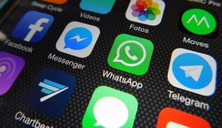 Ante la polémica con los nuevos términos de WhatsApp, cientos de usuarios han optado por otras aplicaciones de mensajería instantánea (ESPECIAL)  