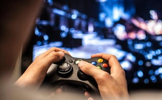 La Unión Europea multó a una plataforma estadounidense de videojuegos y a cinco compañías de juegos, que impidieron a los jugadores comprar copias más baratas de los juegos en otros países del bloque. (ESPECIAL) 
