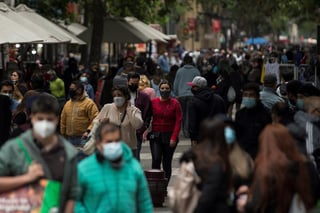 Chile reportó el viernes casi 5,000 nuevos casos del nuevo coronavirus, la cifra más alta en los últimos meses y desde que se produjo el peor momento de la pandemia en junio y julio. (ARCHIVO) 