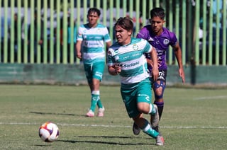 En el Deportivo Juárez de Mazatlán, Sinaloa, se vieron buenos duelos de futbol, donde los goles hicieron su acto de aparición. (CORTESÍA SANTOS)