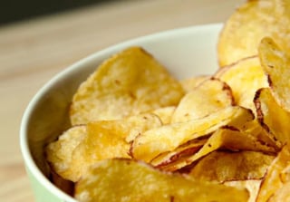 En un estudio de calidad que realizó la Procuraduría Federal del Consumidor (Profeco) se encontró que las papas fritas contienen alto contenido de grasas saturadas y de sodio. (Especial) 