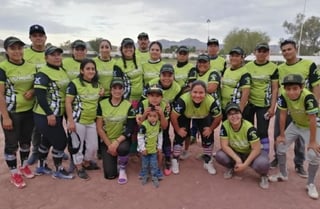 El equipo lagunero de softbol “Deportivo Angelito”, fue invitado a participar en una nueva edición del torneo cuadrangular amistoso “Liga IMDEM”, organizado por el Instituto Municipal del Deporte de Mazatlán, que tomó en cuenta al equipo de La Laguna para que defienda el campeonato obtenido en 2019. (ESPECIAL)