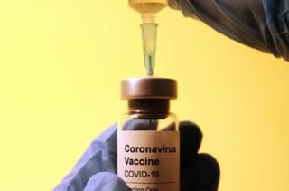 Los esfuerzos del mundo se han concentrado en la aplicación de las vacunas contra el COVID-19 a las personas de la tercera edad, luego que son quienes tienen más riesgo de infectarse del nuevo coronavirus. No obstante aún queda la inquietud respecto a su inmunidad. (Especial) 