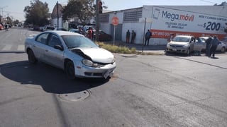 La mañana de este viernes se registró un accidente vial en la zona Centro de la ciudad de Torreón que dejó como saldo solo daños materiales en tres vehículos. (EL SIGLO DE TORREÓN)