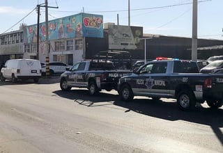El hallazgo ocurrió cerca de las 9:00 horas de este domingo en el interior de un negocio ubicado sobre la avenida Juárez, entre las calles 25 y 26. (EL SIGLO DE TORREÓN)