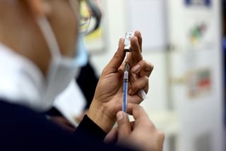 De acuerdo con el gobernador José Rosas Aispuro se aplicaron 6,875 vacunas al personal de salud.