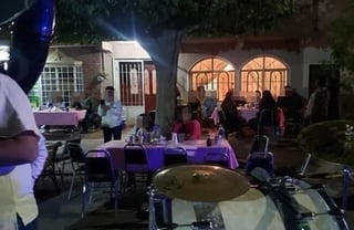Como parte del operativo Cero Tolerancia, el Ayuntamiento de Torreón a través de dependencias como Inspección y Verificación Municipal levantó diversas actas administrativas en domicilios particulares y restaurantes-bar. (CORTESÍA)