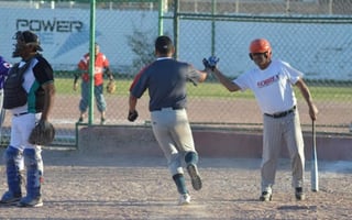 La Liga de Beisbol Súper Máster de La Laguna retomó sus actividades luego de la prolongada pausa que se guardó debido a las restricciones sanitarias. (ESPECIAL)