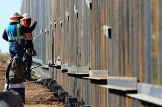 Se detiene oficialmente la construcción del muro que ordenó Donald Trump, manifestó Luis Sifuentes, alcalde de Eagle Pass. (ARCHIVO)