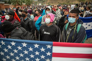 El Gobierno de Guatemala mantuvo este viernes una reunión entre varias de sus entidades para coordinar sus acciones ante la posible llegada este mes de una nueva caravana migrante rumbo a Estados Unidos, tentativamente procedente de Honduras. (ARCHIVO)

