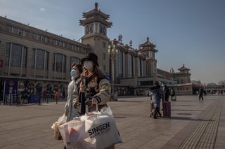 China sumó hoy su séptimo día consecutivo sin contagios a nivel local, tras los rebrotes registrados en el norte del país, mientras que contabilizó 7 casos procedentes del exterior, informó la Comisión Nacional de Salud. (ARCHIVO)