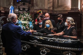 El controvertido expresidente Carlos Menem murió; su gestión marcó la década agitada de los años noventa en Argentina. (EFE) 