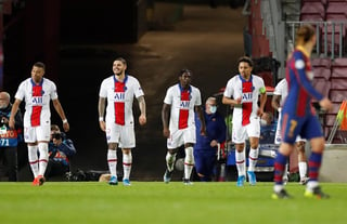 Tres goles de Kylian Mbappé y uno de Moise Kean firmaron el triunfo del PSG, por 1-4, ante el Barcelona en el Camp Nou, en la ida de los octavos de final de la Liga de Campeones. (EFE)