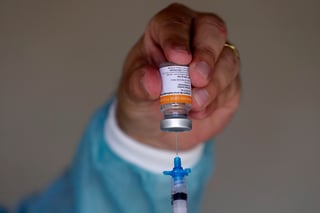 Boris Johnson quiere que el plazo para el desarrollo de nuevas vacunas se acorte a 100 días. (AP) 
