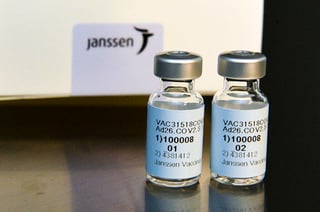  Johnson & Johnson ha solicitado a la Organización Mundial de la Salud la aprobación de su vacuna contra el COVID-19 para uso de emergencia, lo que debería ayudar a acelerar su uso en países de todo el mundo. (AP)
