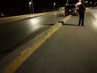 Los primeros reportes indicaron que la unidad se incorporaba a la carretera Torreón-San Pedro con rumbo al norte de la ciudad cuando su chofer perdió el control del volante.