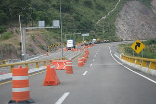Caminos y Puentes Federales (Capufe) informó esta mañana el cierre de un tramo de la supercarretera Durango-Mazatlán tras un incidente que ya ha sido atendido. (ARCHIVO)