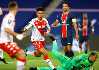 Tras la exhibición en el Camp Nou en la Liga de Campeones ante el Barcelona, el París Saint Germain fue claramente superado en el Parque de los Príncipes por el Mónaco (0-2), en la vigésima sexta jornada de la Ligue 1 que domina el Lille. (EFE)