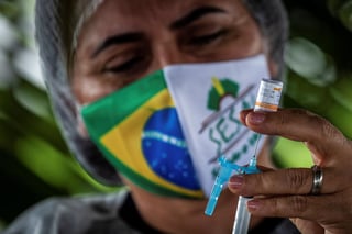 Brasil, uno de los epicentros mundiales de la pandemia del coronavirus SARS-CoV-2, confirmó 527 nuevas muertes por COVID-19 en las últimas 24 horas, con lo cual el total de fallecidos se sitúa ahora en 246.504, informó este domingo el Gobierno. (ARCHIVO)