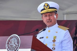 El Almirante José Rafael Ojeda Durán, secretario de Marina, informó a través de su cuenta de Twitter que dio positivo a la prueba de COVID.
