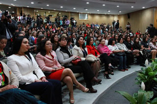 A pesar del impacto negativo de la pandemia, con el confinamiento y el incremento de la violencia de género, México mejoró en el Índice Mujeres, Empresas y Derecho 2021 del Banco Mundial (BM). (ARCHIVO)