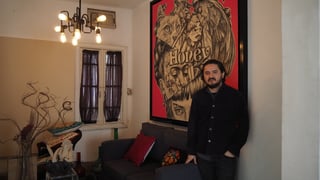 Creador. El artista lagunero Román Eguía, en su estudio, durante la entrevista de ayer martes. 