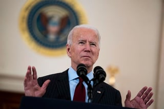 El presidente de Estados Unidos, Joe Biden, lanzó este miércoles una revisión de la estrategia nacional de suministro en sectores clave, como los microchips, para no depender de la producción e importaciones de 'rivales extranjeros', en referencia a China. (ARCHIVO) 

