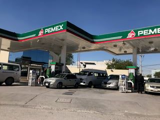 Los precios de la gasolina y del gas licuado de petróleo mostraron una tendencia al alza en la primera quincena de febrero, según datos del Inegi. (ARCHIVO) 