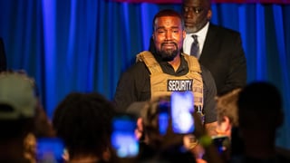 El rapero Kanye West gastó más de 13.2 millones de dólares en su campaña electoral a la presidencia de Estados Unidos, de los cuales casi 12.5 millones salieron de su propio bolsillo, según informó este jueves la revista People. (Especial)