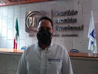 El regidor del PAN, Francisco Bueno pidió a la presidenta municipal, Marina Vitela, que existe equidad en el trato con los regidores. (DIANA GONZÁLEZ)