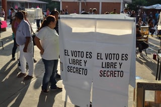 En los distritos 05 y 06 de Torreón se instalarán mil 66 casillas para la elección del 6 de junio, 582 en el 02 de San Pedro, serán un total de 3 mil 906 en todo el estado, de acuerdo el Instituto Nacional Electoral (INE). (ARCHIVO)