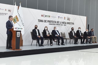 La toma de protesta estuvo encabezada por el gobernador Miguel Riquelme y el alcalde interino de Torreón, Sergio Lara Galván. (JESÚS GALINDO)