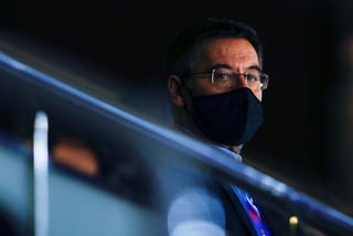  El expresidente del Barcelona Josep Maria Bartomeu fue puesto en libertad provisional el martes tras comparecer ante una magistrada al cabo de una noche en la cárcel dentro de una investigación por presuntas irregularidades durante su gestión. (ARCHIVO)