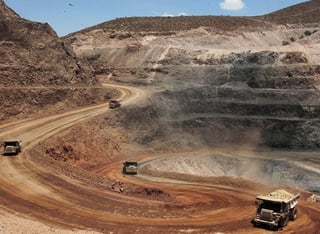  La empresa canadiense del sector minero, First Majestic, inició un arbitraje internacional por una disputa fiscal en contra del gobierno de México. (ARCHIVO)