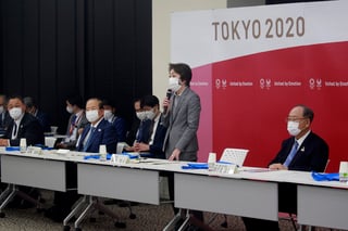 Seiko Hashimoto, presidenta del comité organizador, habla durante una reunión de la junta directiva en Tokio. (AP)