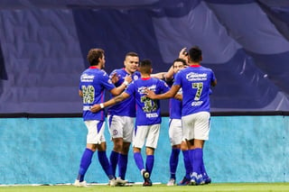 Cruz Azul se medirá en la cancha del Estadio Azteca al Mazatlán FC, buscando afianzarse en la cima del torneo con su séptima victoria al hilo. (EFE)