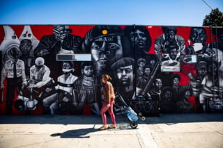 Cuando se cumplen 30 años de la brutal paliza a manos de la Policía que recibió el afroamericano Rodney King en Los Ángeles, Estados Unidos sigue enfrentando un problema “sistémico” que deja a las minorías raciales desprotegidas frente a la violencia desmedida de las autoridades. (ARCHIVO) 
