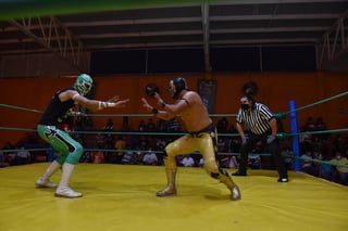 Sumándose a la reactivación deportiva en la Comarca Lagunera, el municipio de Matamoros tendrá su primera función de lucha libre profesional para poner fin a una espera superior a un año, al anunciarse una atractiva cartelera para el próximo viernes 12 de marzo. (ARCHIVO)
