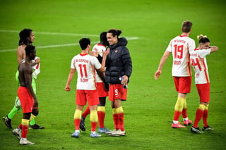 El gol del delantero danés Yussuf Poulsen encaminó a Leipzig a las semifinales de la Copa de Alemania al doblegar el miércoles 2-0 a un Wolfsburg que había encadenado ocho partidos con el arco invicto.(EFE)
