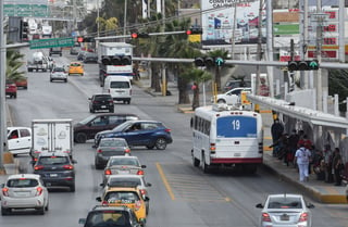 La Secretaría de Infraestructura del Gobierno de Coahuila retiró 97 semáforos del bulevar Revolución debido a las obras del Metrobús Laguna, los cuales ahora están en custodia del Municipio. (JESÚS GALINDO)