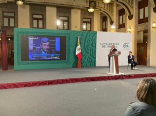 El presidente observó a un joven Andrés Manuel López Obrador canoso, hablando de corrido, refutando y lanzando misiles. (TWITTER)