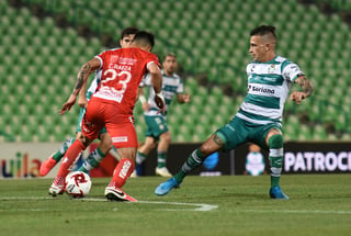 Santos recibió al conjunto del Necaxa para enfrentar el primer partido sin afición presente en las gradas del Estadio Corona “como medida de prevención y prudencia” en la jornada 10 del Clausura 2020.  