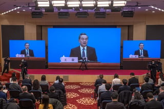 Las condiciones de Pekín son que Washington deje de 'difamar' a China con ataques que el ministro de Asuntos Exteriores, Wang Yi, tildó de 'maliciosos'. (EFE) 