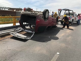 Los hechos ocurrieron cerca de las 11:40 horas sobre la carretera Torreón-San Pedro, en los carriles de circulación rumbo al TSM. (EL SIGLO DE TORREÓN)