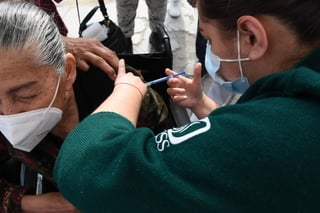 Las brigadas Correcaminos de los servidores de la nación, coordinadas con personal del Instituto Mexicano del Seguro Social, de la Secretaría de Salud y del municipio, superaron notablemente el número de vacunaciones programados por día.